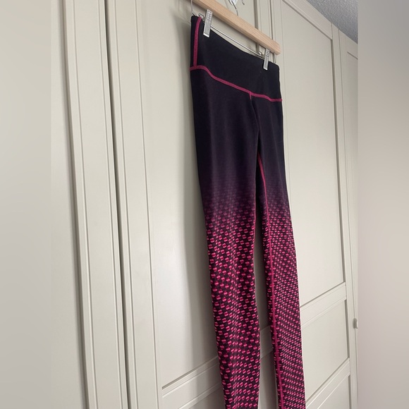 Lululemon Wunder Under Pant III *Full-On Luon
Deep Dive Dip Berry Rumble Black - Picture 9 of 13